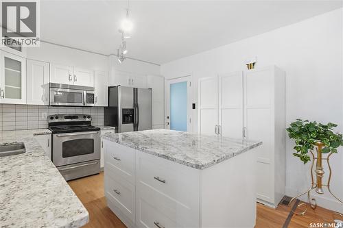 3708 Albert Street, Regina, SK - Indoor Photo Showing Kitchen With Upgraded Kitchen