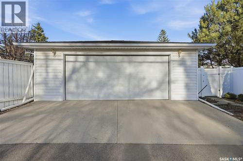 3708 Albert Street, Regina, SK - Outdoor