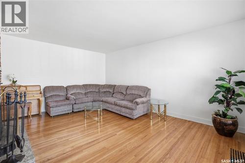 3708 Albert Street, Regina, SK - Indoor Photo Showing Living Room