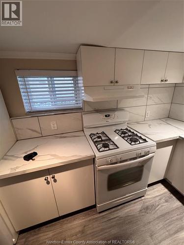 1527 Pierre, Windsor, ON - Indoor Photo Showing Other Room