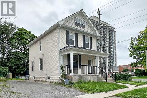 2 - 242 KENDAL AVENUE , Oshawa (O'Neill), Ontario L1G 5B5 2