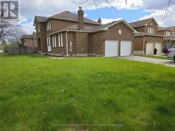 11 FOSTER CRESCENT Whitby (Rolling Acres), ON L1R 1W1