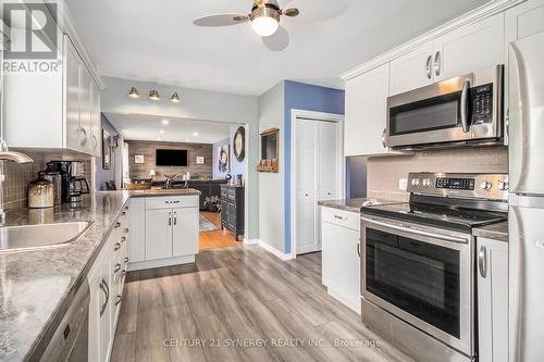 92 Jasper Avenue, Smiths Falls, ON - Indoor Photo Showing Kitchen