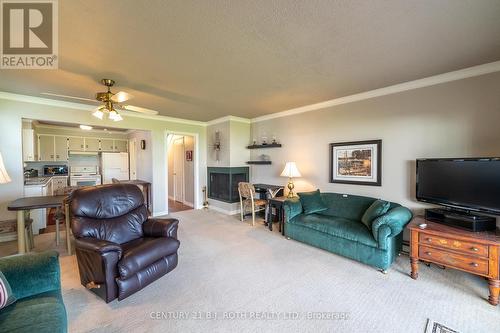 26 - 1 Paradise Boulevard, Ramara, ON - Indoor Photo Showing Living Room