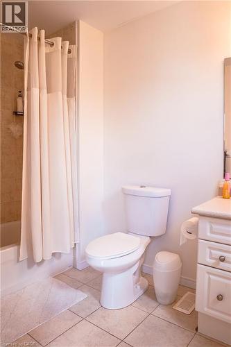 456 Beaumont Crescent, Kitchener, ON - Indoor Photo Showing Bathroom