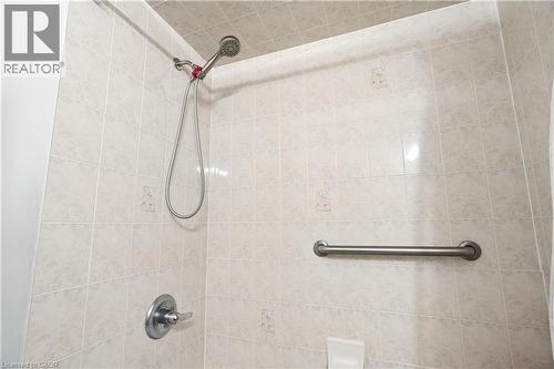 27 Spruce Boulevard, Acton, ON - Indoor Photo Showing Bathroom