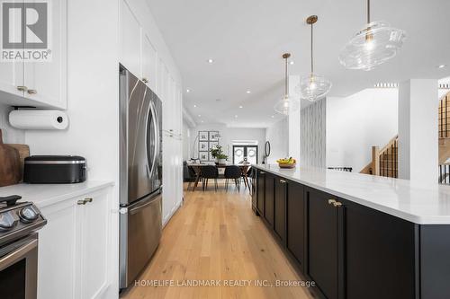 1330 Gull Crossing, Pickering, ON - Indoor Photo Showing Kitchen With Upgraded Kitchen