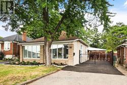 665 KIPLING AVENUE Toronto, ON M8Z 5G2