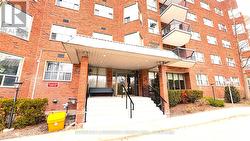 #207 - 300 KEATS WAY  Waterloo, ON N2L 6E6