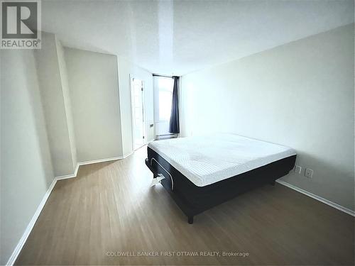 901 - 1025 Grenon Avenue, Ottawa, ON - Indoor Photo Showing Other Room