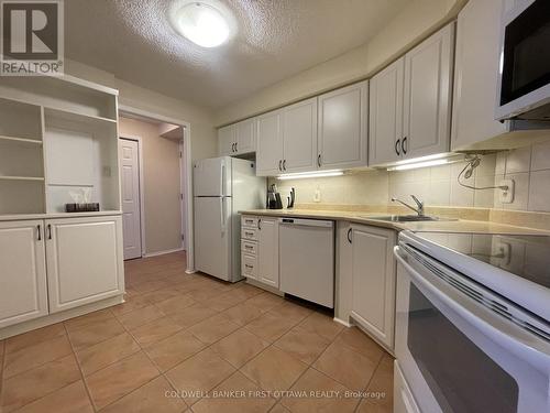 901 - 1025 Grenon Avenue, Ottawa, ON - Indoor Photo Showing Kitchen