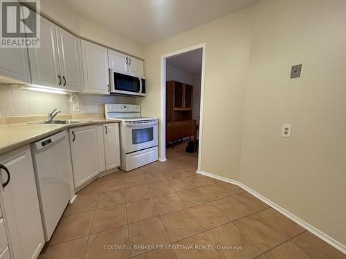 901 - 1025 Grenon Avenue, Ottawa, ON - Indoor Photo Showing Kitchen