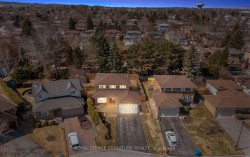250 Plymouth Trail  Newmarket, ON L3Y 6G7