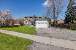 63 Portland Crescent  Newmarket, ON L3Y 6A6