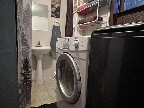 150 First Street, Nipigon, ON - Indoor Photo Showing Laundry Room