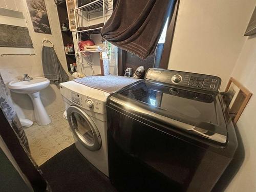 150 First Street, Nipigon, ON - Indoor Photo Showing Laundry Room