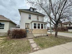 135 Norah Street N Thunder Bay, ON P7C 4G9