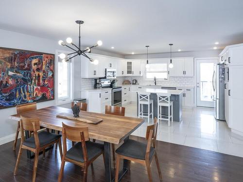 371 Cougar Crescent, Thunder Bay, ON - Indoor Photo Showing Dining Room