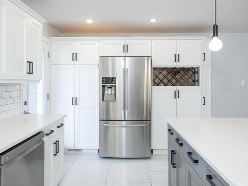 371 Cougar Crescent, Thunder Bay, ON - Indoor Photo Showing Kitchen With Stainless Steel Kitchen