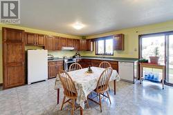very large kitchen, great for family gatherings - 