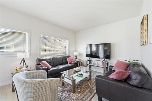 1-64 Barnes St, Winnipeg, MB 