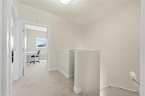 1-64 Barnes St, Winnipeg, MB 