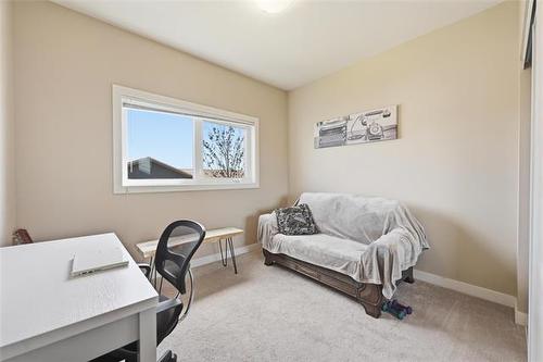 1-64 Barnes St, Winnipeg, MB 