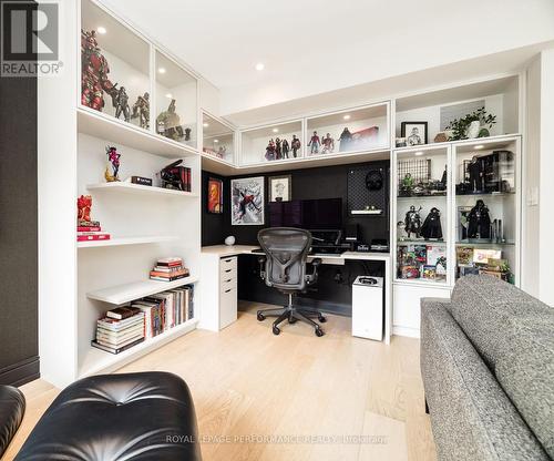 Custom built-in cabinetry. - 330 Kenwood Avenue, Ottawa, ON - Indoor