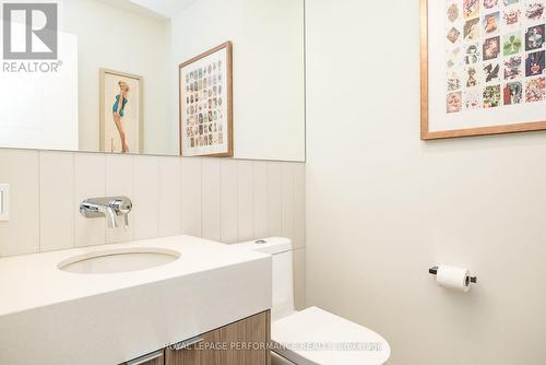 Powder room on main level. - 330 Kenwood Avenue, Ottawa, ON - Indoor Photo Showing Bathroom