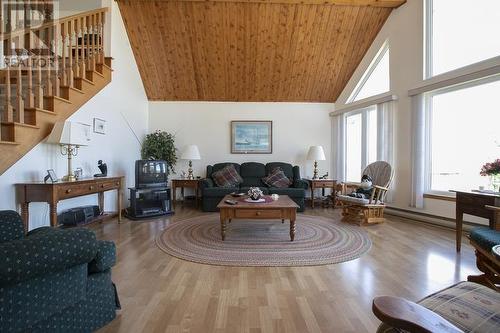 1590 C Line Rd, Richards Landing, ON - Indoor Photo Showing Living Room