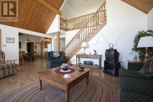 1590 C Line Rd, Richards Landing, ON - Indoor Photo Showing Living Room