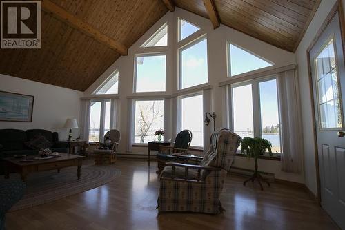 1590 C Line Rd, Richards Landing, ON - Indoor Photo Showing Living Room