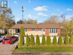 925 MOORVALE STREET  Ottawa, ON K1K 3K9