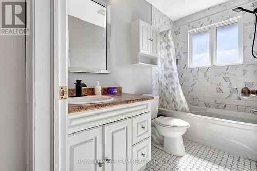 Full Wash - Upper Unit - 925 Moorvale Street, Ottawa, ON - Indoor Photo Showing Bathroom