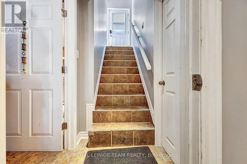 925 Moorvale Street, Ottawa, ON - Indoor Photo Showing Other Room
