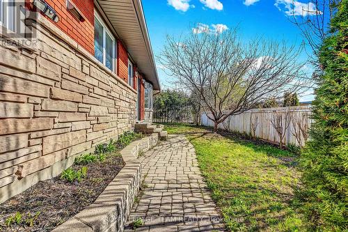 Entrance to Upper Unit - 925 Moorvale Street, Ottawa, ON - Outdoor