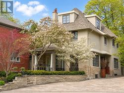 113 INGLEWOOD DRIVE Toronto, ON M4T 1H6