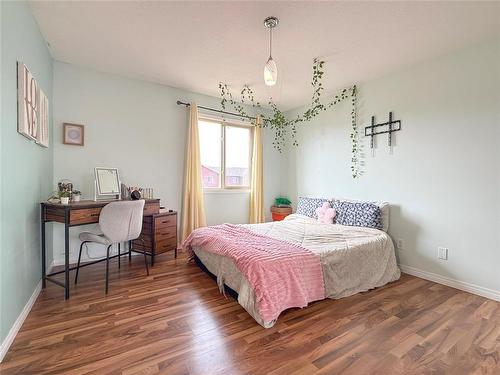 28 White Ash Drive, Brandon, MB - Indoor Photo Showing Bedroom