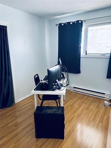 16 Oxford Bay, Thompson, MB - Indoor Photo Showing Office