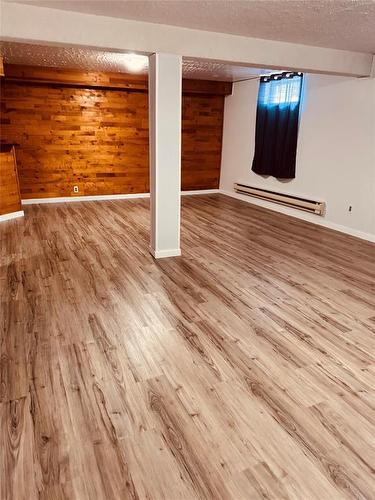 16 Oxford Bay, Thompson, MB - Indoor Photo Showing Other Room