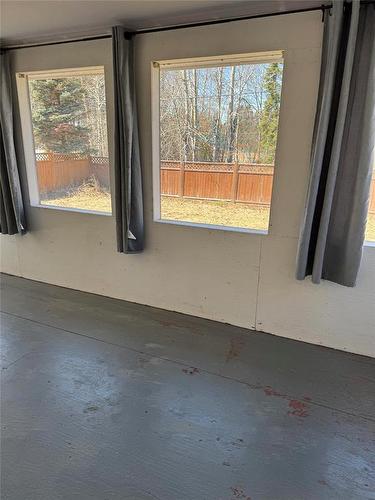 16 Oxford Bay, Thompson, MB - Indoor Photo Showing Other Room