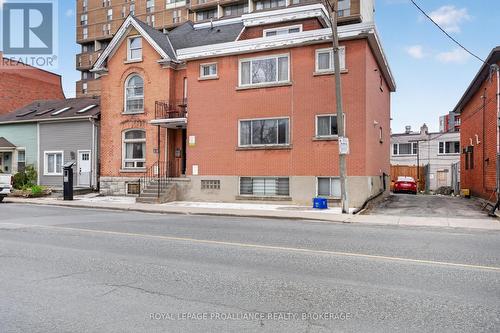 322 QUEEN STREET  Kingston (East Of Sir John A. Blvd), ON K7K 1B8