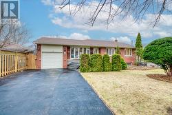 1607 EWALD ROAD  Mississauga, ON L5G 4C4