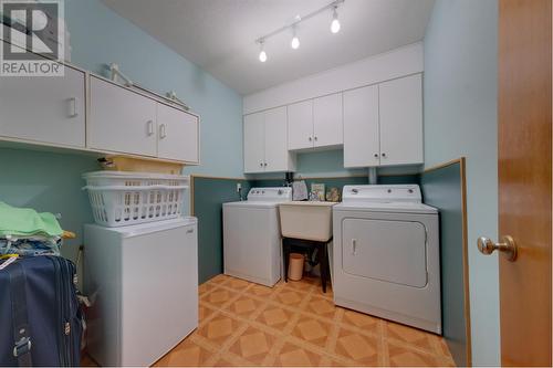 91 Midland Row, Pasadena, NL - Indoor Photo Showing Laundry Room