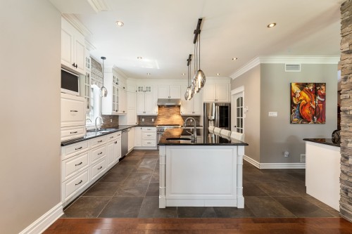 Kitchen - 225 Rue Guérin, Sainte-Sabine, QC - Indoor Photo Showing Kitchen With Upgraded Kitchen