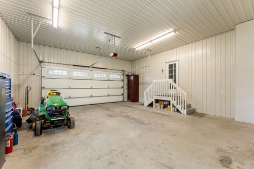 Garage - 225 Rue Guérin, Sainte-Sabine, QC - Indoor Photo Showing Garage