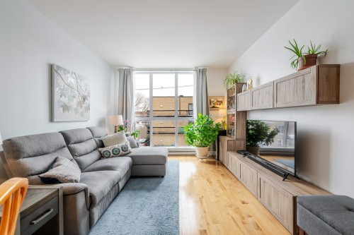 202-551 Rue Chabanel E.  Montréal (Ahuntsic-Cartierville), QC H2M 1C4