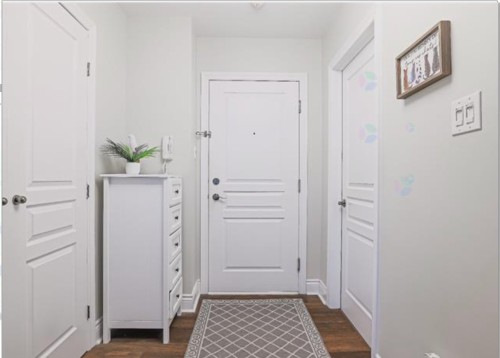 Hall d'entrée/Vestibule - 205-10 Rue Des Manoirs, Charlemagne, QC - Indoor Photo Showing Other Room