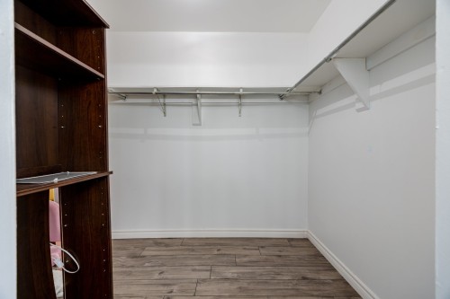 Penderie (Walk-in) - 29-555 Montrose Drive, Beaconsfield, QC - Indoor With Storage