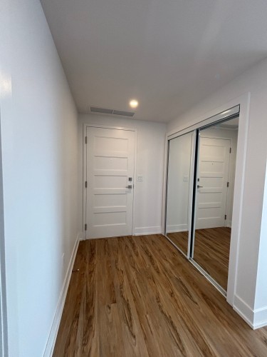 Hall d'entrée/Vestibule - 301-20 Rue D'Ambre, Candiac, QC - Indoor Photo Showing Other Room